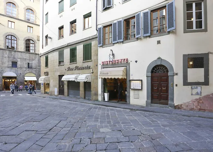 Pontevecchio Stylish Apartment In Florence